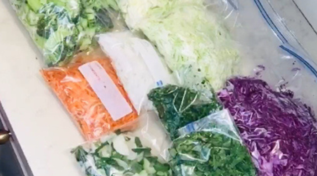 Photo example of 30 minute meal prep with lots of veggies.