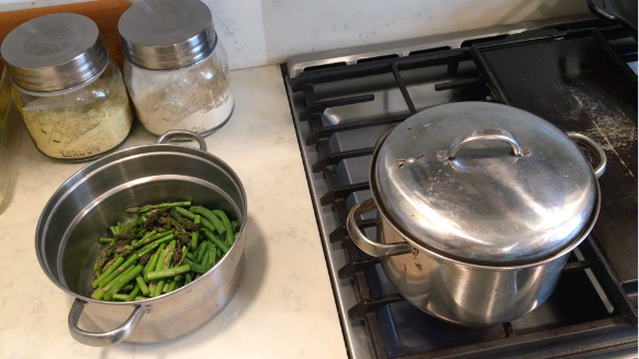 Photo example of how to steam vegetables.