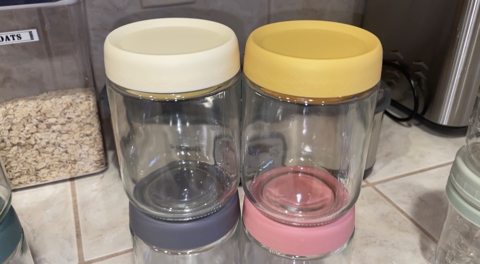 Photo example of Glatbam overnight oats jars.